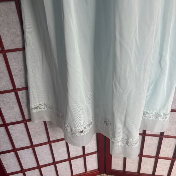 Kayser Luxite 1940-50’s Light Blue Nightgown with Lace Accents Size 34 - Picture 3 of 9
